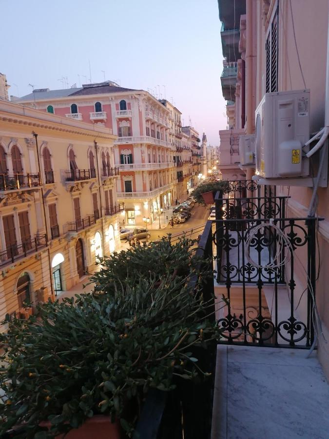 Queen 24 Taranto Exterior foto
